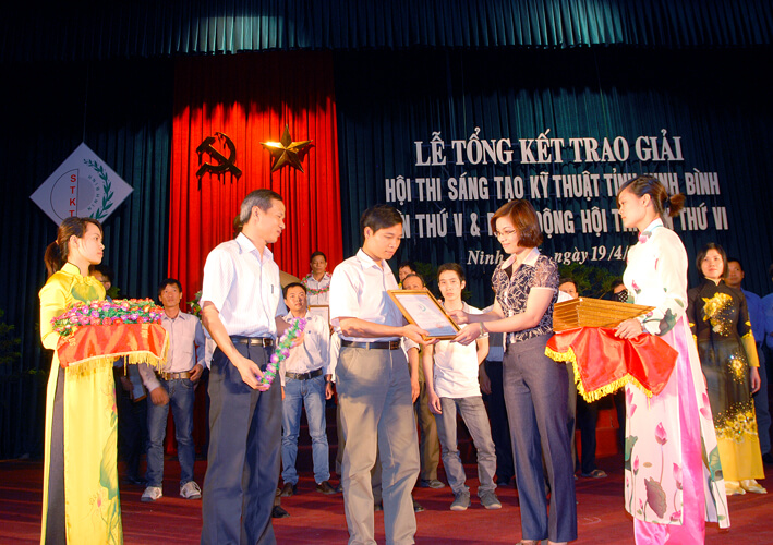 Lương y Phạm Ngọc nhận giải khoa học sáng tạo